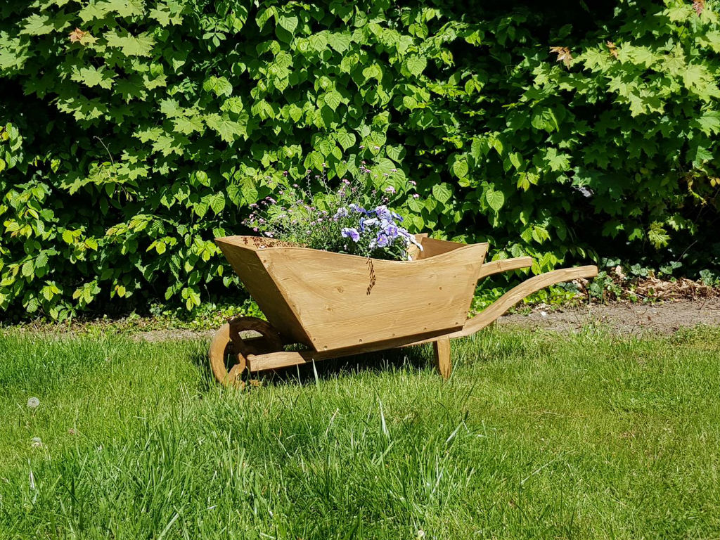 The finished wheelbarrow