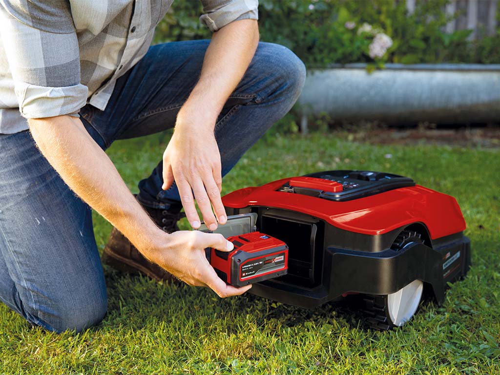 Robot grass online clipper